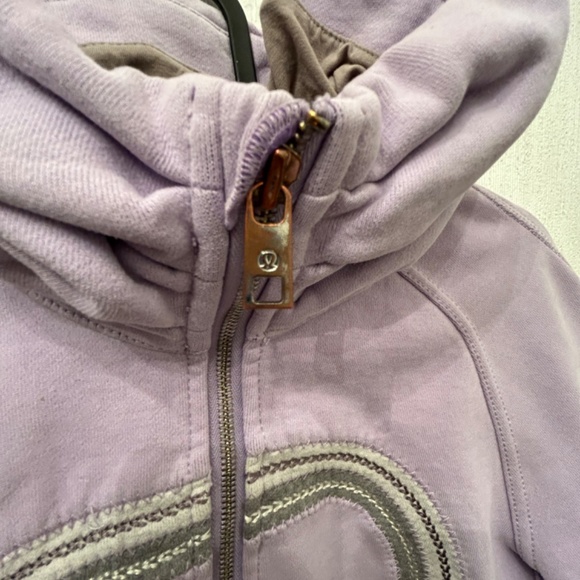 ✨ 2/$30 ✨ Lavender lululemon scuba sweatshirt in size 6 - Picture 3 of 8
